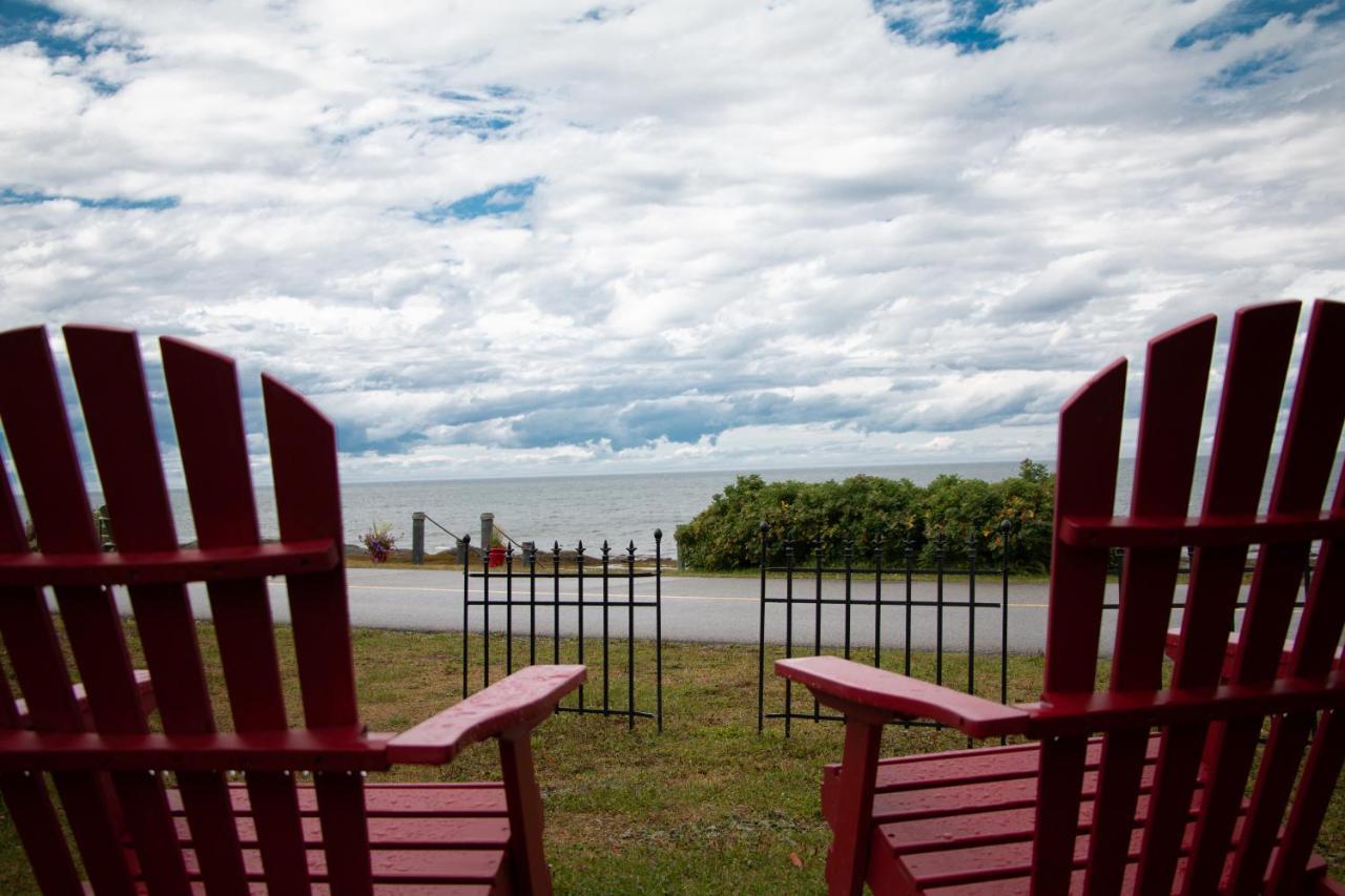 Les Cabines Du Phare Rimouski Exterior photo