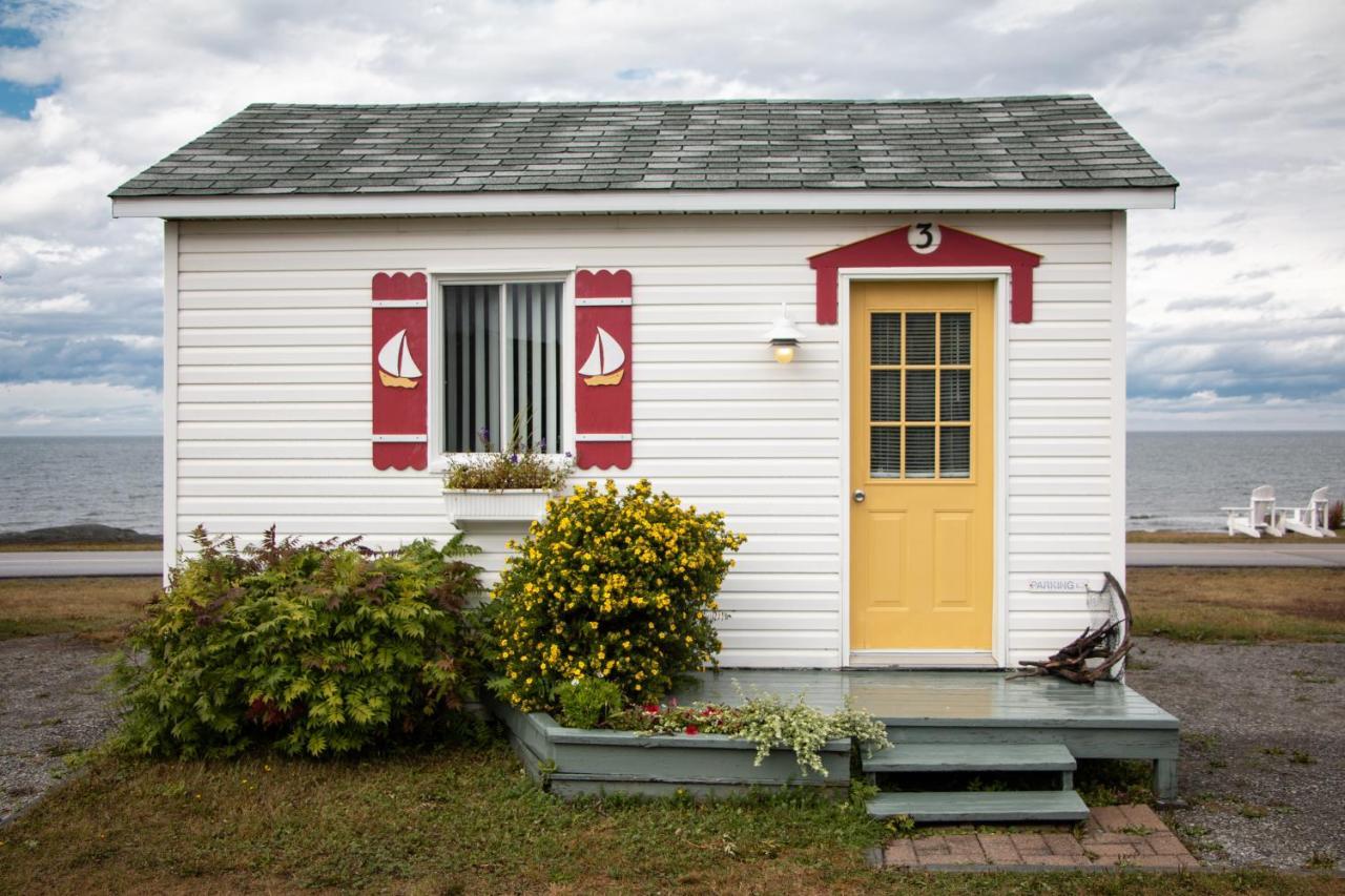 Les Cabines Du Phare Rimouski Exterior photo
