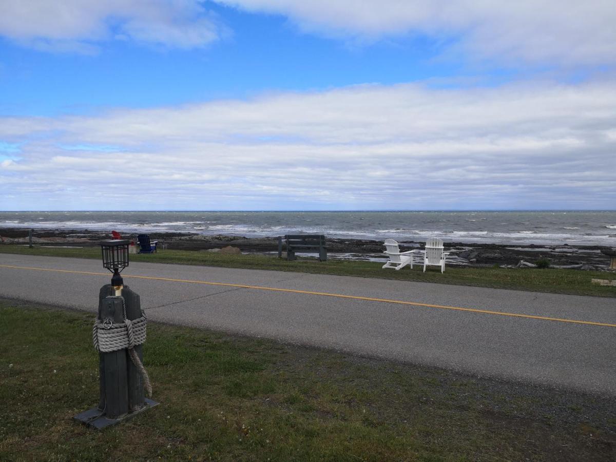 Les Cabines Du Phare Rimouski Exterior photo